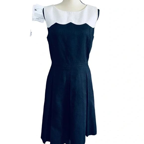Tahari Whitney White/Navy Pique Dress Size 12 - Picture 2 of 7